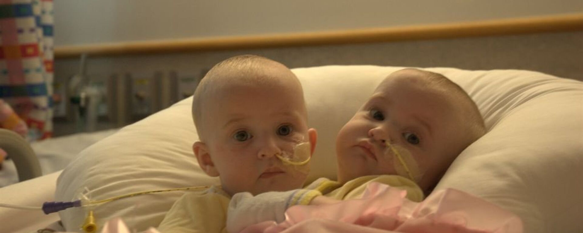 طفلان توأم - سبوتنيك عربي, 1920, 31.03.2023