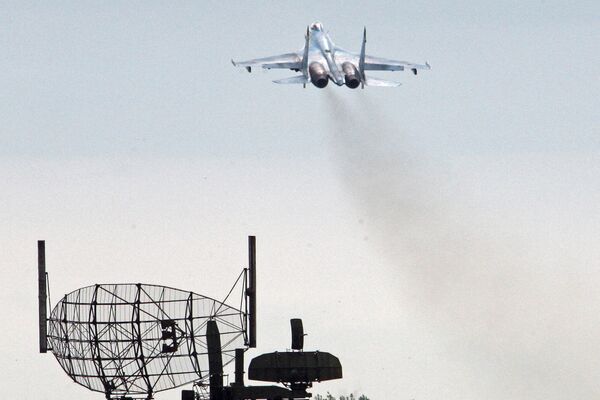 مقاتلة سو-27 تقلع من مطار تشكالوفسك - سبوتنيك عربي