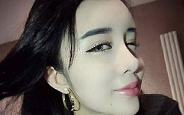 شاهد ماذا فعلت هذه الفتاة لجذب حبيبها السابق - سبوتنيك عربي