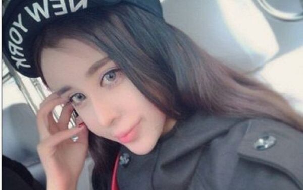 شاهد ماذا فعلت هذه الفتاة لجذب حبيبها السابق - سبوتنيك عربي