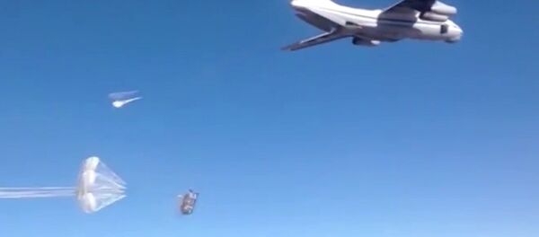 إلقاء مساعدات إنسانية روسية في سوريا - سبوتنيك عربي