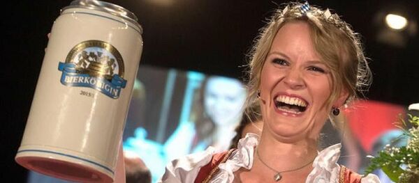 شاهد ملكة الفراولة والسجق شاهد ملكة الفراولة والسجق - سبوتنيك عربي