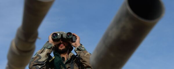 قوات الجيش العربي السوري وبمساندة قوات الدفاع الوطني يتقدمون لتحرير مدينة القريتين - سبوتنيك عربي