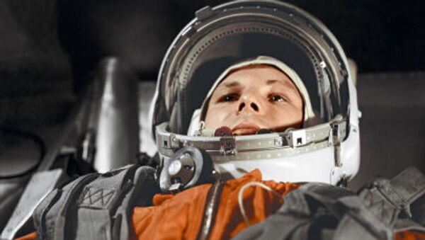 رائد فضاء الروسي يوري غاغارين داخل قمرة المركبة الفضائية فوستوك، 12 أبريل/ نيسان 1961 - سبوتنيك عربي