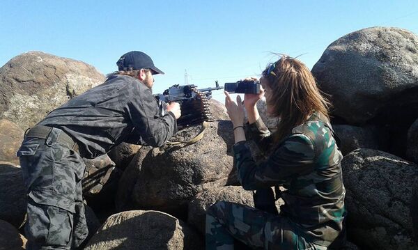 الصحفيات الميدانيات: أخوة الرجال النواعم في الميدان الخشن - سبوتنيك عربي