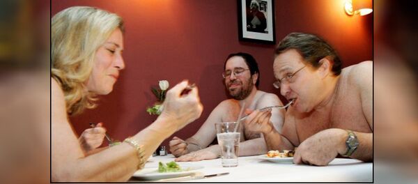 مطعم للعراة - سبوتنيك عربي