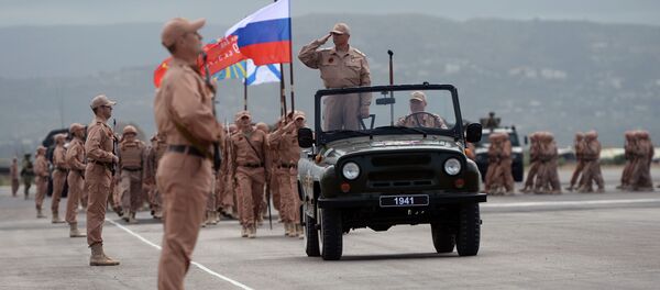 البروفة العامة للعرض العسكري بمناسبة إحياء الذكرى الـ 71 لعيد النصر، في القاعدة العسكرية حميميم في سوريا. البروفة العامة للعرض العسكري بمناسبة إحياء الذكرى الـ 71 لعيد النصر، في القاعدة العسكرية حميميم في سوريا. - سبوتنيك عربي
