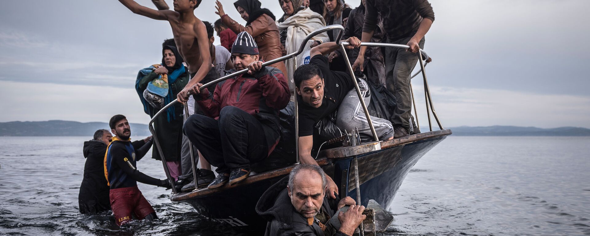وصول مهاجرين من سوريا إلى جزيرة يونانية - سبوتنيك عربي, 1920, 12.12.2023