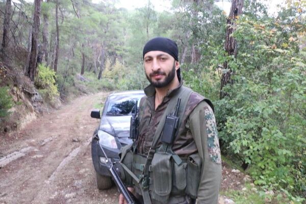 ألبارسلان شيليك، الذي أعلن مسؤوليته عن قتل طيار قاذفة سو-24 أوليغ بيشكوف - سبوتنيك عربي