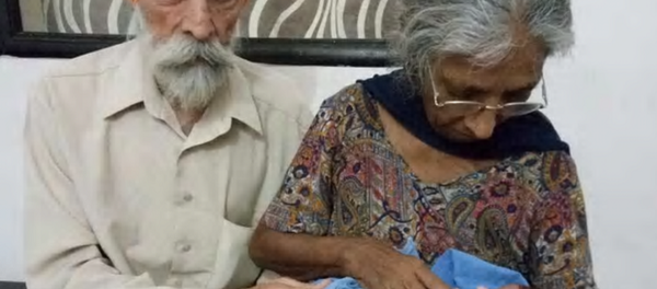 عجوز فى السبعين تلد طفلها الأول - سبوتنيك عربي