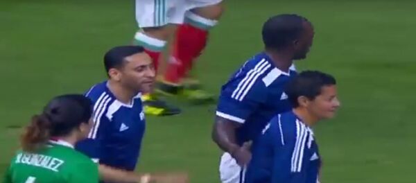 الجابر في لقطة من المباراة تظهر فيها لاعبة شاركت في المباراة الجابر في لقطة من المباراة تظهر فيها لاعبة شاركت في المباراة - سبوتنيك عربي