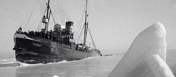 كاسحة الجليد تروفور لأسطول البحر الأسود في القطب الشمالي - سبوتنيك عربي