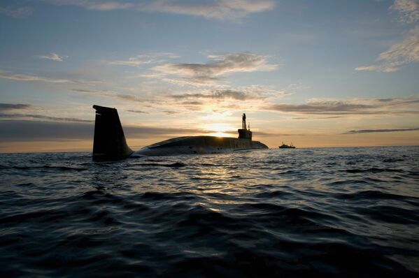 الغواصة النووية مشروع 955 بوريي يوري دولغوروكي خلال مهمة في صيف 2009. - سبوتنيك عربي