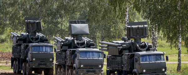بانتسير -إس نظام دفاع جوي صاروخي- مدفعي خلال المنتدي العسكري التقني أرميا-2015. - سبوتنيك عربي