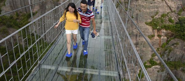 جسر زجاجي في الصين - سبوتنيك عربي