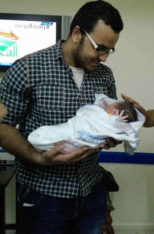 أول طفل مصري يحمل اسم بوتين - سبوتنيك عربي