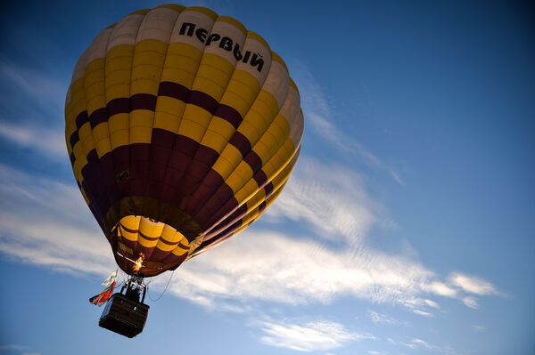 مشاركو اللقاء الدولي الـ 21 لركاب المنطاد في فيليكي لوكي - سبوتنيك عربي