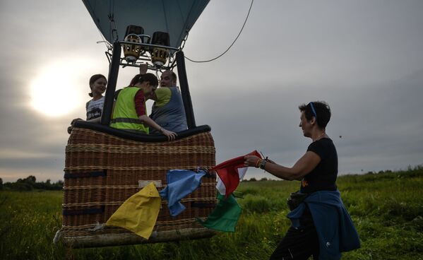 اللقاء الـ 21 لركاب المنطاد في فيليكي لوكي - سبوتنيك عربي