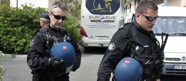الشرطة الفرنسية توقف حافلة تقل مشجعي المنتخب الروسي - سبوتنيك عربي