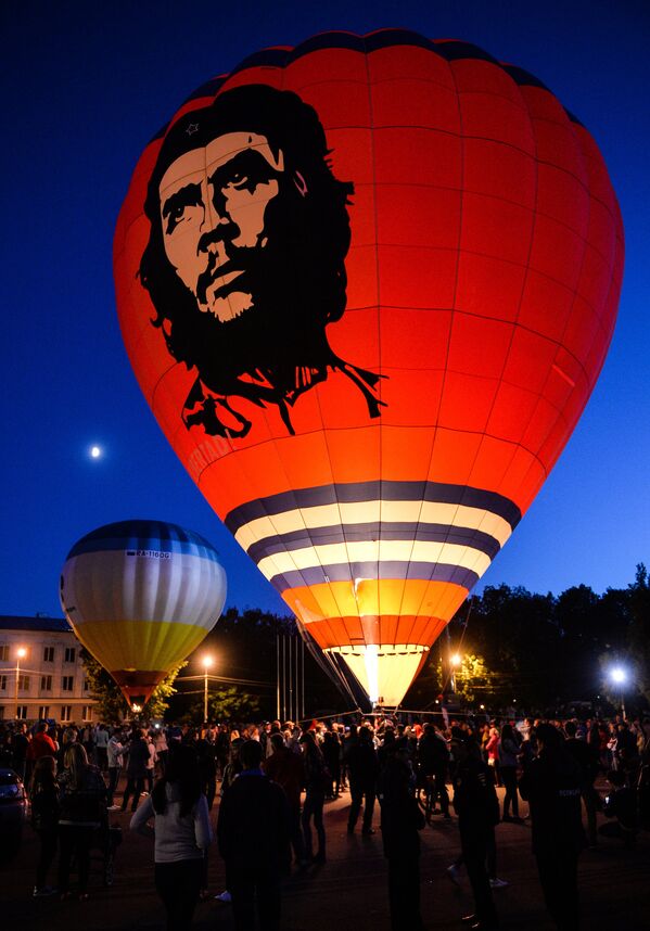 اللقاء الدولي الـ 21 لراكبي المنطاد في فيليكي لوكي - سبوتنيك عربي