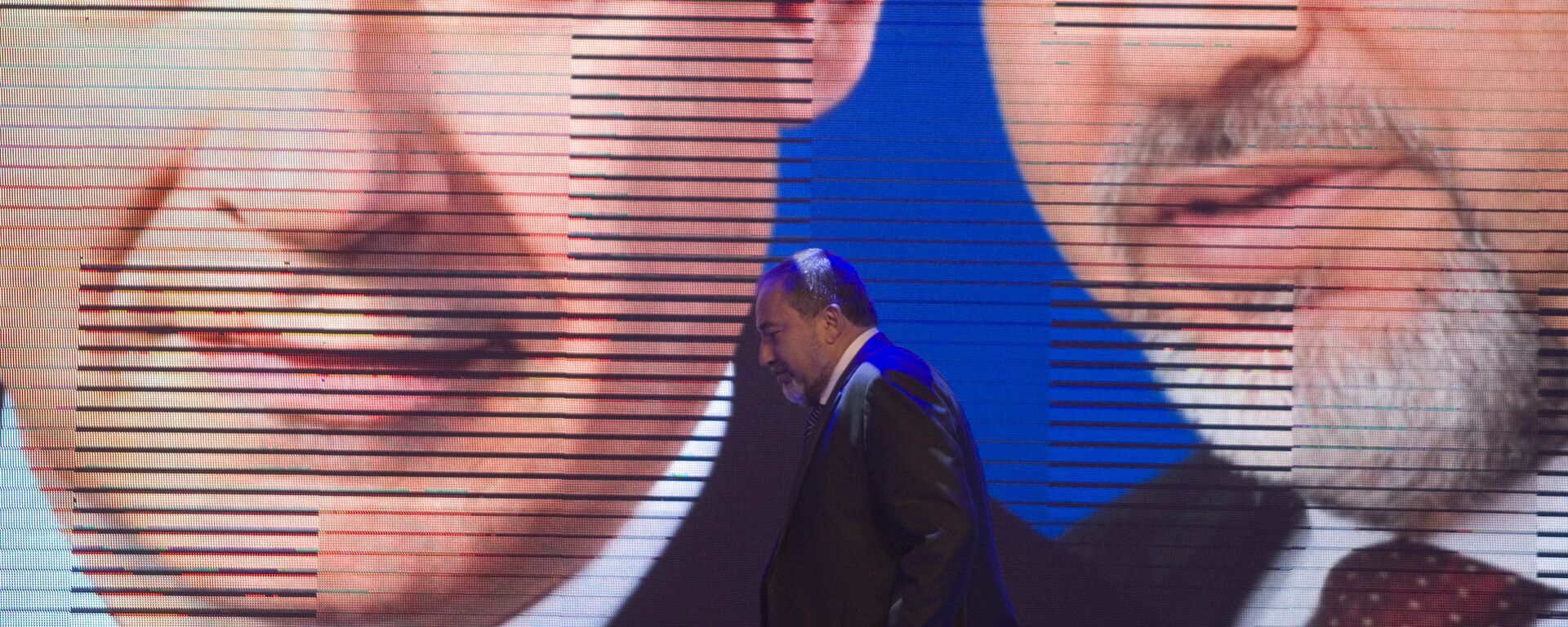 رئيس الوزراء الإسرائيلي بنيامين نتنياهو ووزير الدفاع الإسرائيلي أقغدور ليبرمان - سبوتنيك عربي, 1920, 23.02.2023