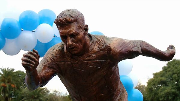 نصب تمثال لميسي في شارع «ممر العظماء» بالعاصمة الأرجنتينية نصب تمثال لميسي في شارع «ممر العظماء» بالعاصمة الأرجنتينية - سبوتنيك عربي