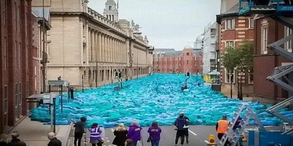 بحر من العراة في شوارع بريطانيا - سبوتنيك عربي