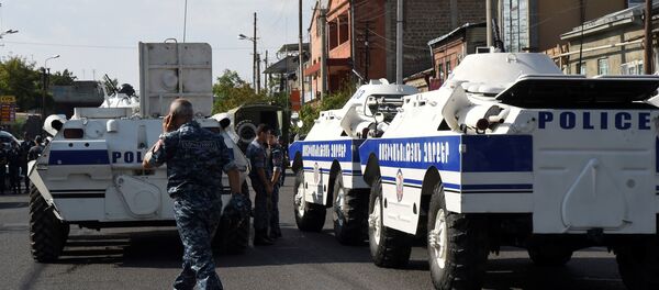 الشرطة تطوق منطقة حجز الرهائن في يريفان - سبوتنيك عربي