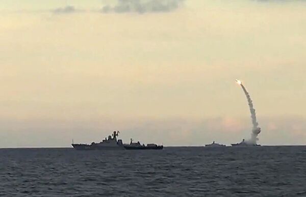 اطلاق صواريخ كاليبر الروسية - سبوتنيك عربي