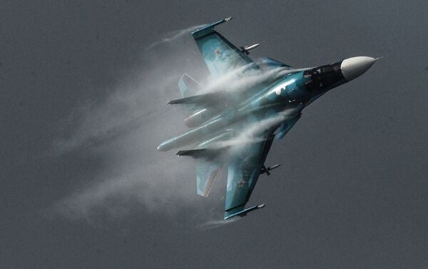 مقاتلة سو-34 فى معرض ماكس 2015 - سبوتنيك عربي