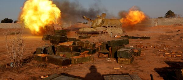 ليبيا - أفراد القوات الليبية خلال تواجدهم في مواقع المواجهة ضد تنظيم داعش في مدينة سرت، 15 أغسطس/ آب 2016 ليبيا - أفراد القوات الليبية خلال تواجدهم في مواقع المواجهة ضد تنظيم داعش في مدينة سرت، 15 أغسطس/ آب 2016 - سبوتنيك عربي