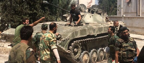 جنود من الجيش السورى خلال تقدم القوات السورية في جنوب غرب حلب جنود من الجيش السورى خلال تقدم القوات السورية في جنوب غرب حلب - سبوتنيك عربي