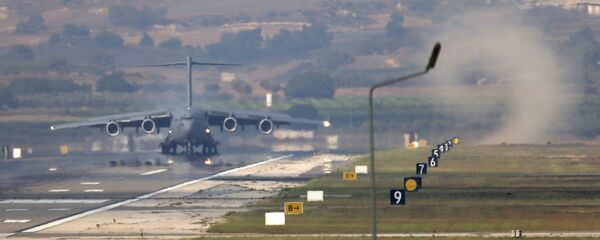 طائرة أمريكية في قاعدة انجرليك الجوية التركية - سبوتنيك عربي