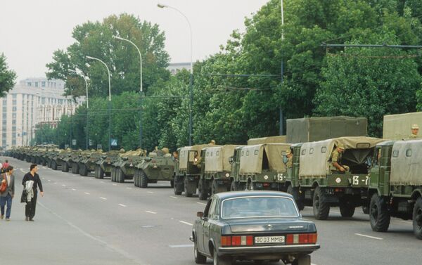 آليات عسكرية في موسكو في أغسطس/ آب 1991 - سبوتنيك عربي