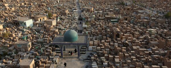 مقبرة وادي السلام بمحافظة النجف العراقية، حيث مرقد الإمام علي بن أبي طالب عليه السلام، أكبر مقبرة في العالم - سبوتنيك عربي