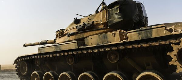 الدبابات التركية عبرت الحدود مع سوريا باتجاه مدينة جرابلس في إطار عملية درع الفرات لمحاربة تنظيم داعش - سبوتنيك عربي