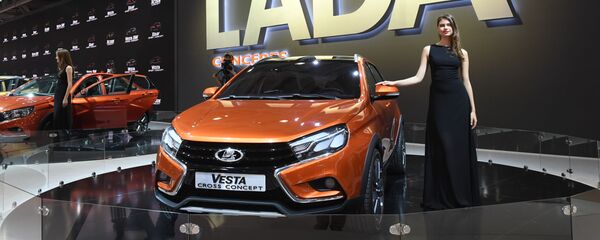 سيارات لادا فى معرض موسكو للسيارات - سبوتنيك عربي