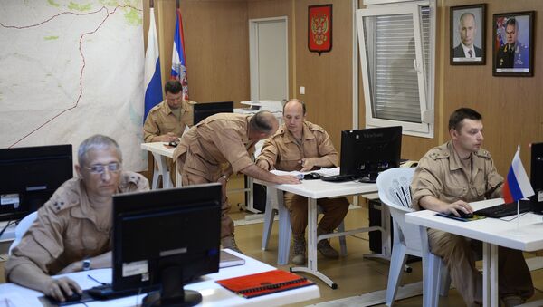 المركز الروسي لتنسيق التهدئة في قاعدة حميميم الجوية قرب اللاذقية - سبوتنيك عربي