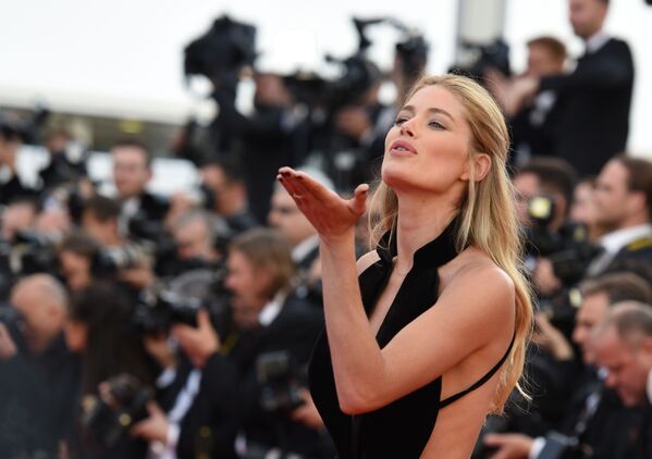 عارضة الأزياء الهولندية داوتسين كورس - سبوتنيك عربي