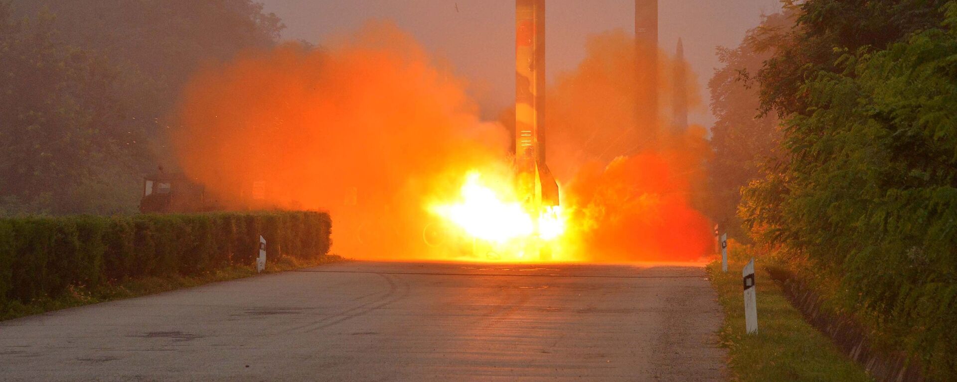 الجيش الكوري الشمالي يطلق صاروخا بالستيا الجيش الكوري الشمالي يطلق صاروخا بالستيا - سبوتنيك عربي, 1920, 19.10.2021