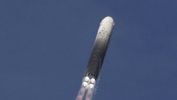 صاروخ أر إس - 18 النووي الروسي - سبوتنيك عربي