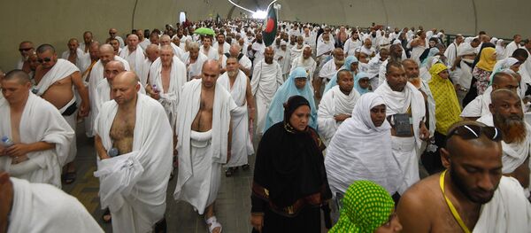 الحجاج في طريقهم لتأدية شعائر رمي الجمرات - سبوتنيك عربي