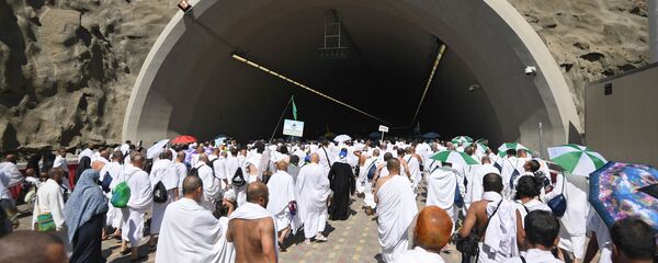 الحجاج في طريقهم لتأدية شعائر رمي الجمرات - سبوتنيك عربي