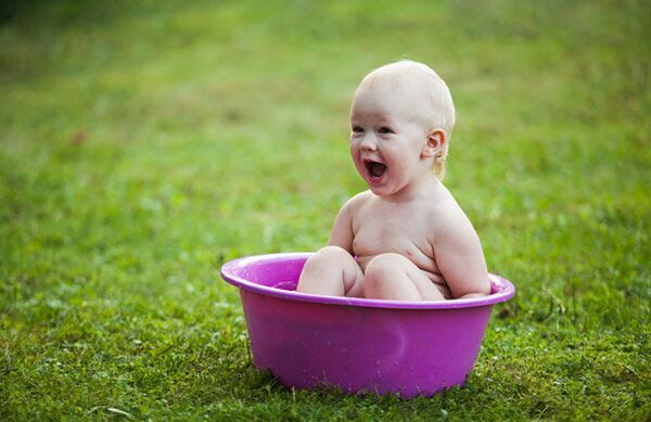 الجلوس في الماء الساخن - سبوتنيك عربي