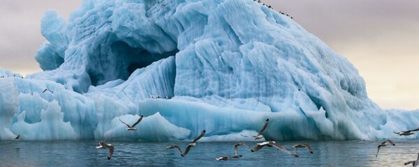 فيض في الأرخبيل خليج الصامت هوكر جزيرة فرانز جوزيف لاند، في أقصى شمال روسيا والواقع في القطب المتجمد الشمالي. - سبوتنيك عربي