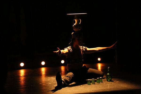 رقاص تونسي يستفز بيروت برقصه المشاكس وهو شبه عاري - سبوتنيك عربي