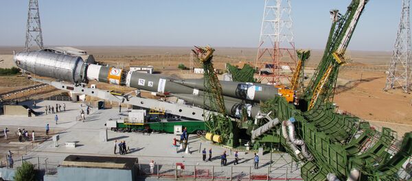 إطلاق صاروخ سويوز 2.1 من منصة فريغات وكذلك 6 أقمار صناعية غلوباستار-2 من مركز الفضائي بايكونور. - سبوتنيك عربي