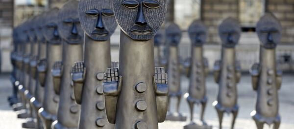 جيش من التماثيل الأفارقة - سبوتنيك عربي