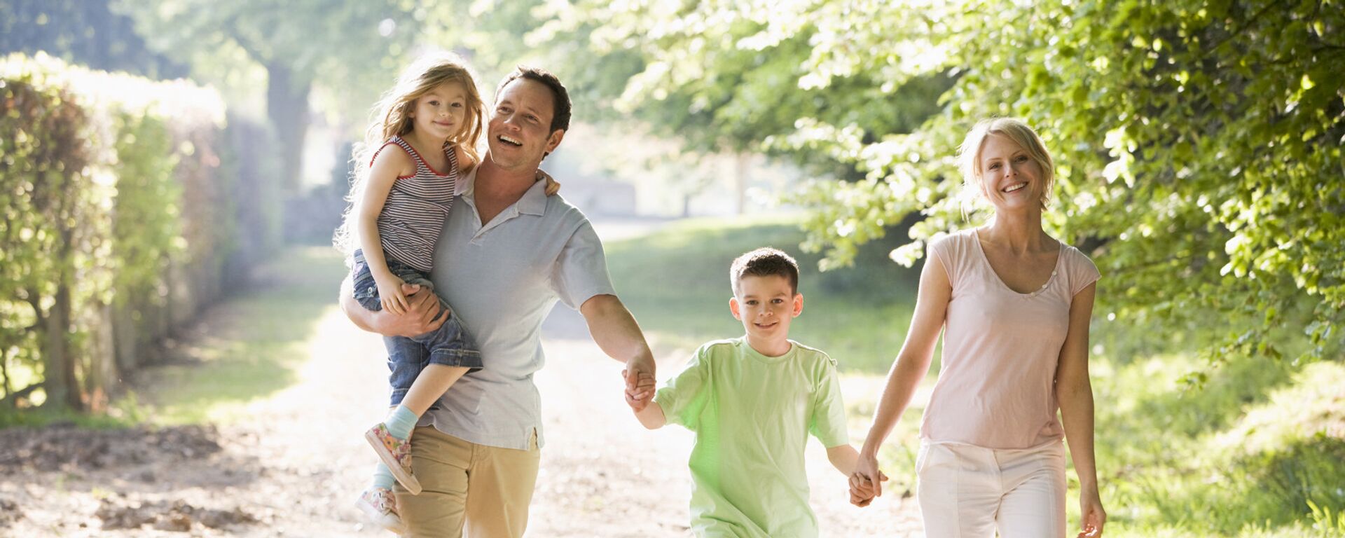 المشي - سبوتنيك عربي, 1920, 15.05.2025