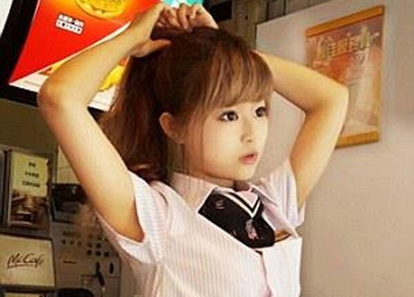 النادلة وي هان - سبوتنيك عربي